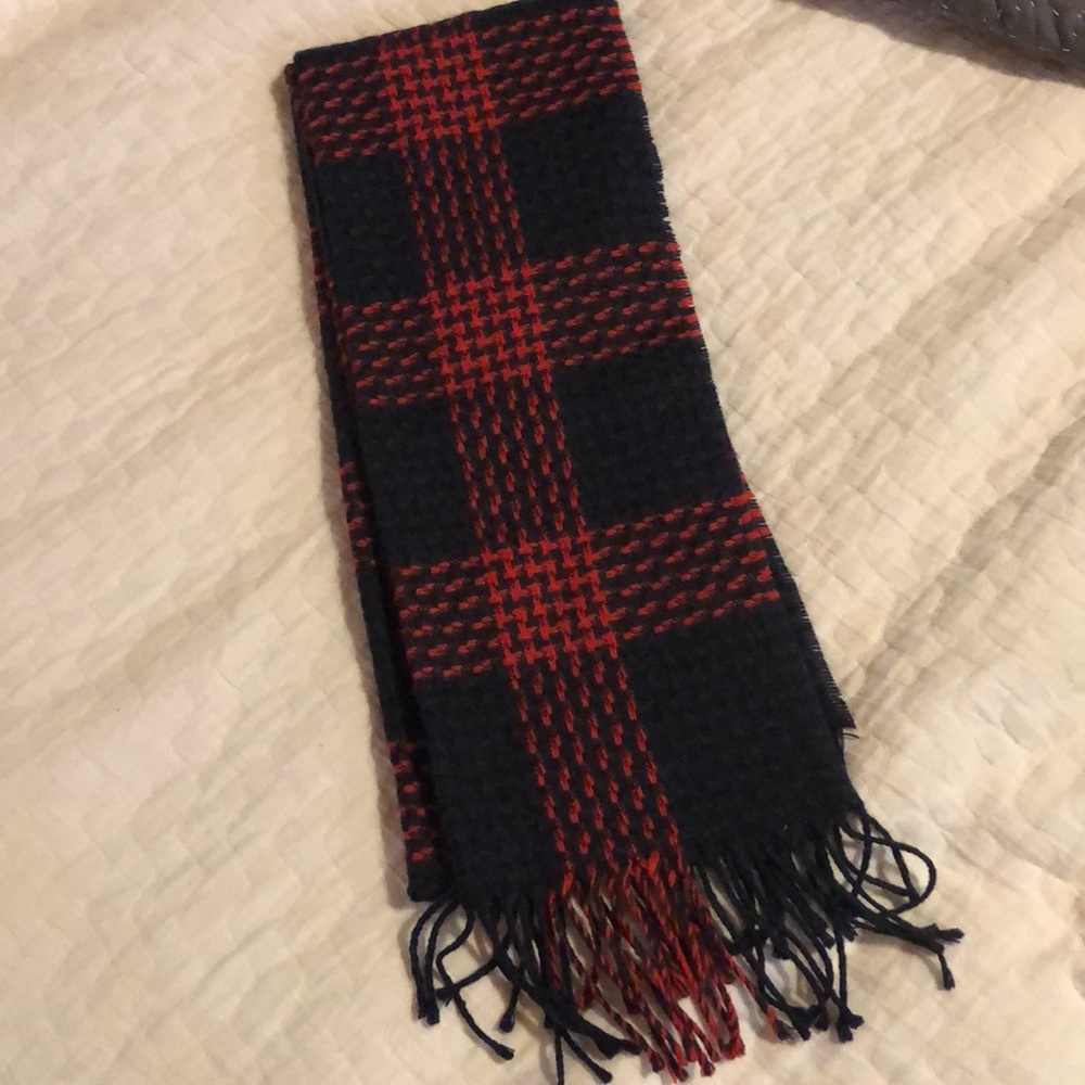 Navy blue and red 100% acrylic scarf